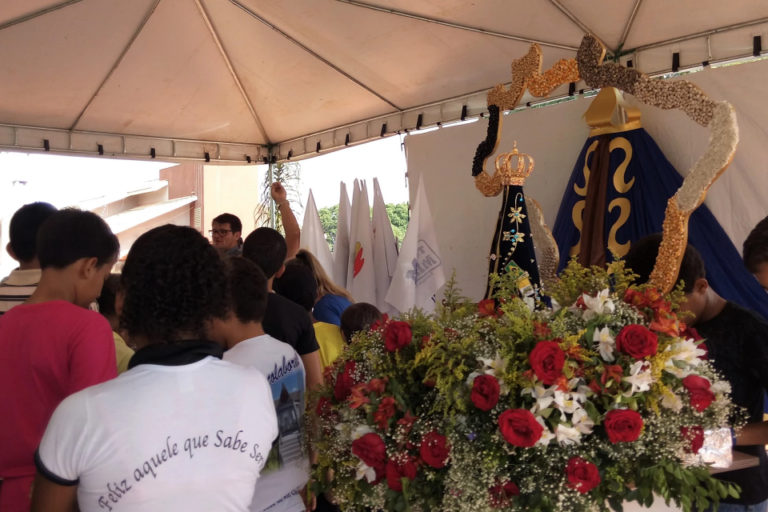 Dia da Padroeira é celebrado com missa sertaneja e confraternização familiar